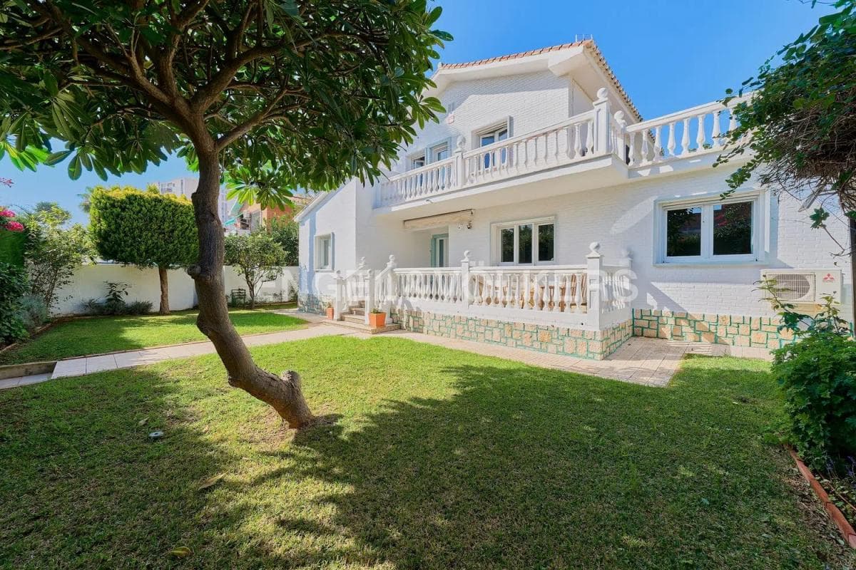 Sprzedaż niezależnego domku jednorodzinnego w Solymar - Puerto Marina, Benalmádena photo 2