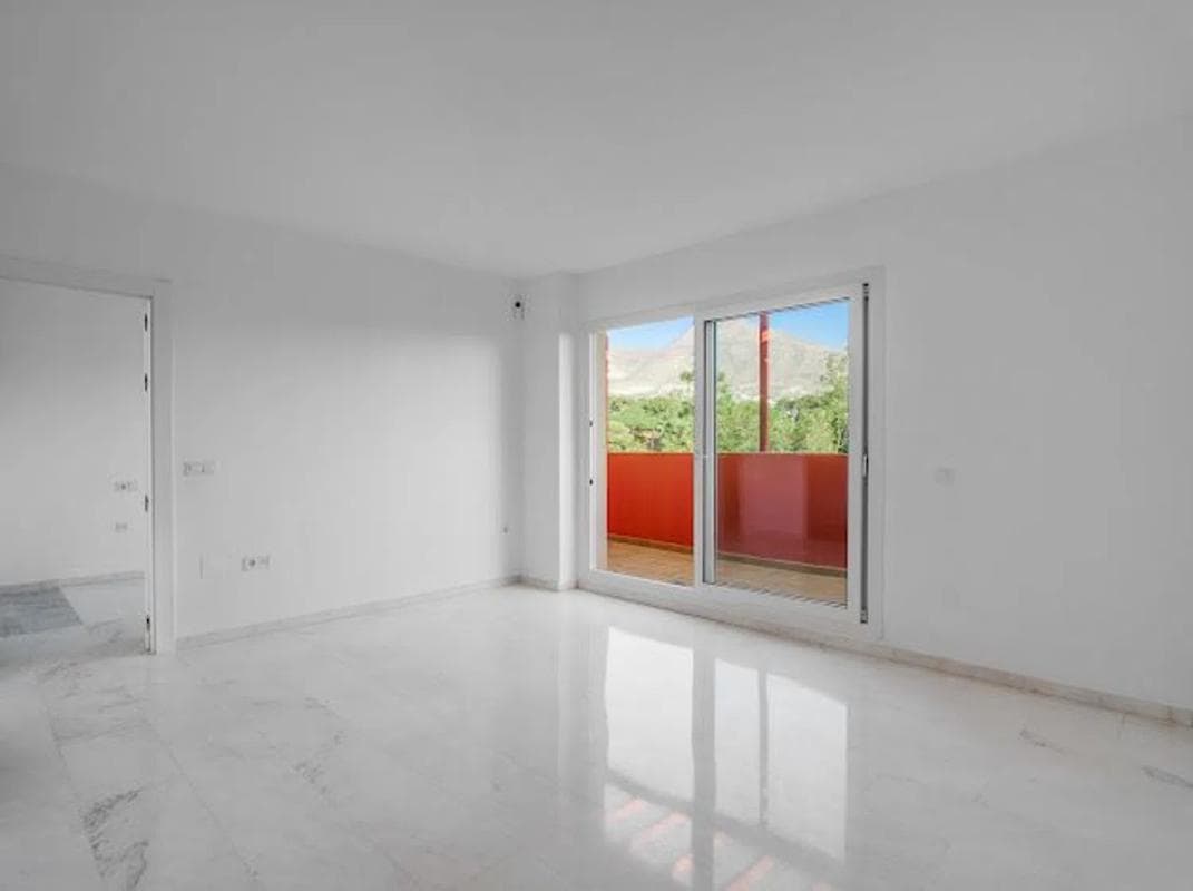 Sale of apartment in Barrio Zona Centro Comercial Torrequebrada, Benalmádena
photo 2