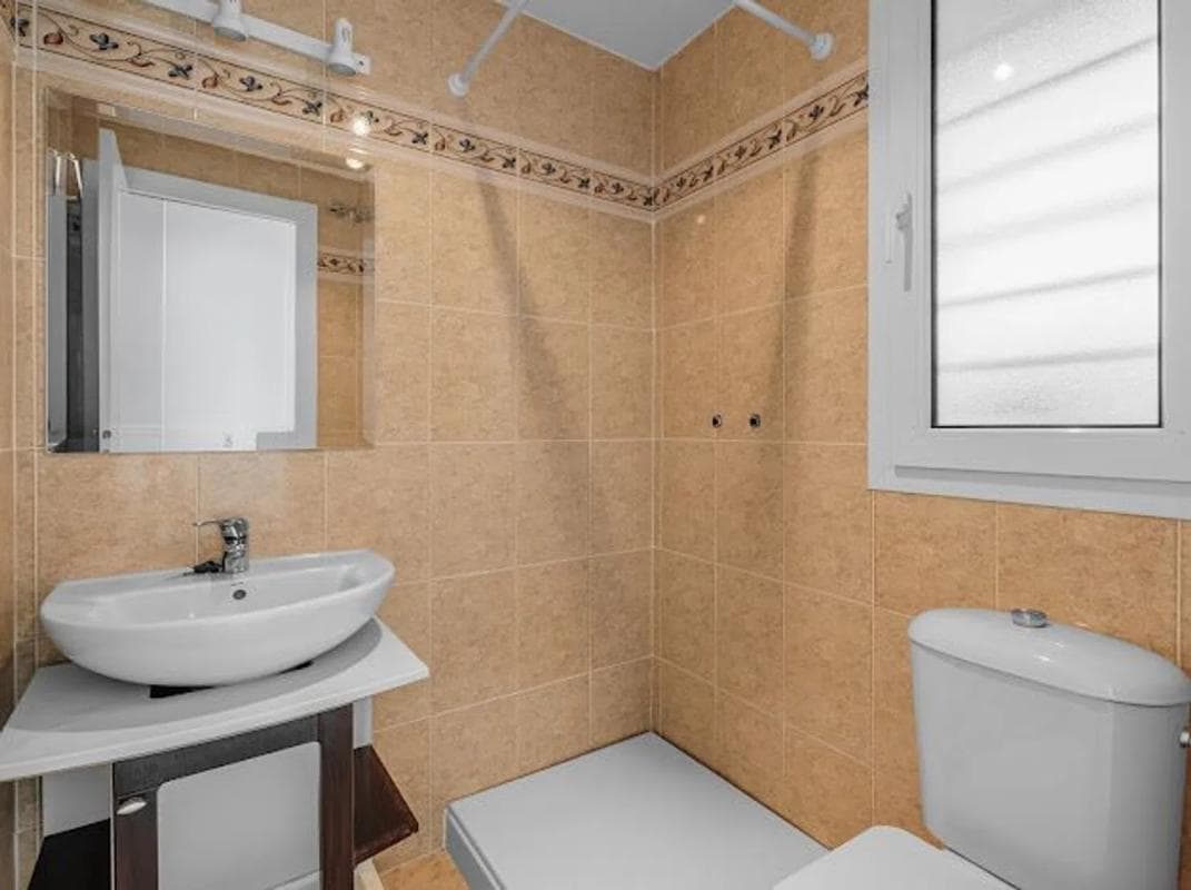 Sale of apartment in Barrio Zona Centro Comercial Torrequebrada, Benalmádena
photo 3