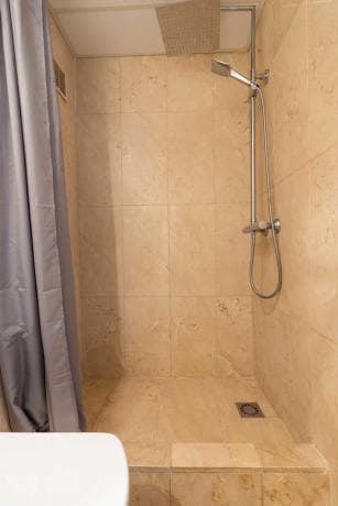 Piso en venta en Barrio Cortijo Torrequebrada, Benalmádena thumbnail 2