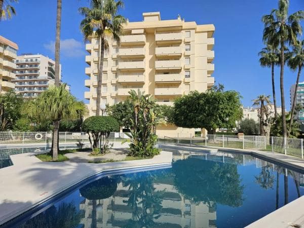 Piso en venta en Avenida Manuel Mena Palma, 5, Benalmádena photo 1