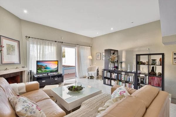 Chalet independiente en venta en Avenida de Europa, Benalmádena thumbnail 1