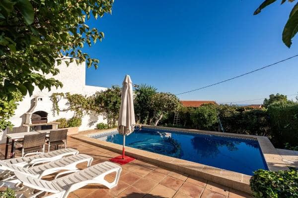Detached villa for sale in Calle Valparaíso s/n, Benalmádena thumbnail 2