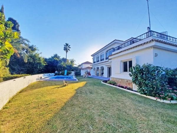 Chalet independiente en venta en Barrio Centro, Benalmádena photo 1