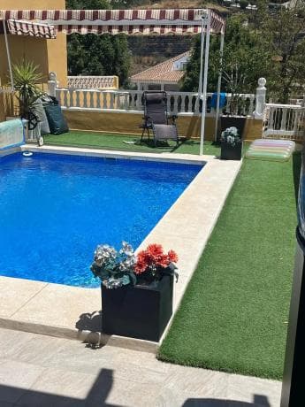 Chalet independiente en venta en Calle Camelia, 21 B, Benalmádena photo 1