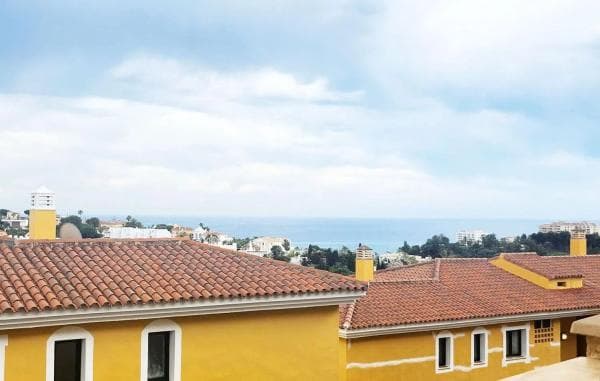 Piso en venta en Calle Gabriela Mistral, Benalmádena thumbnail 1