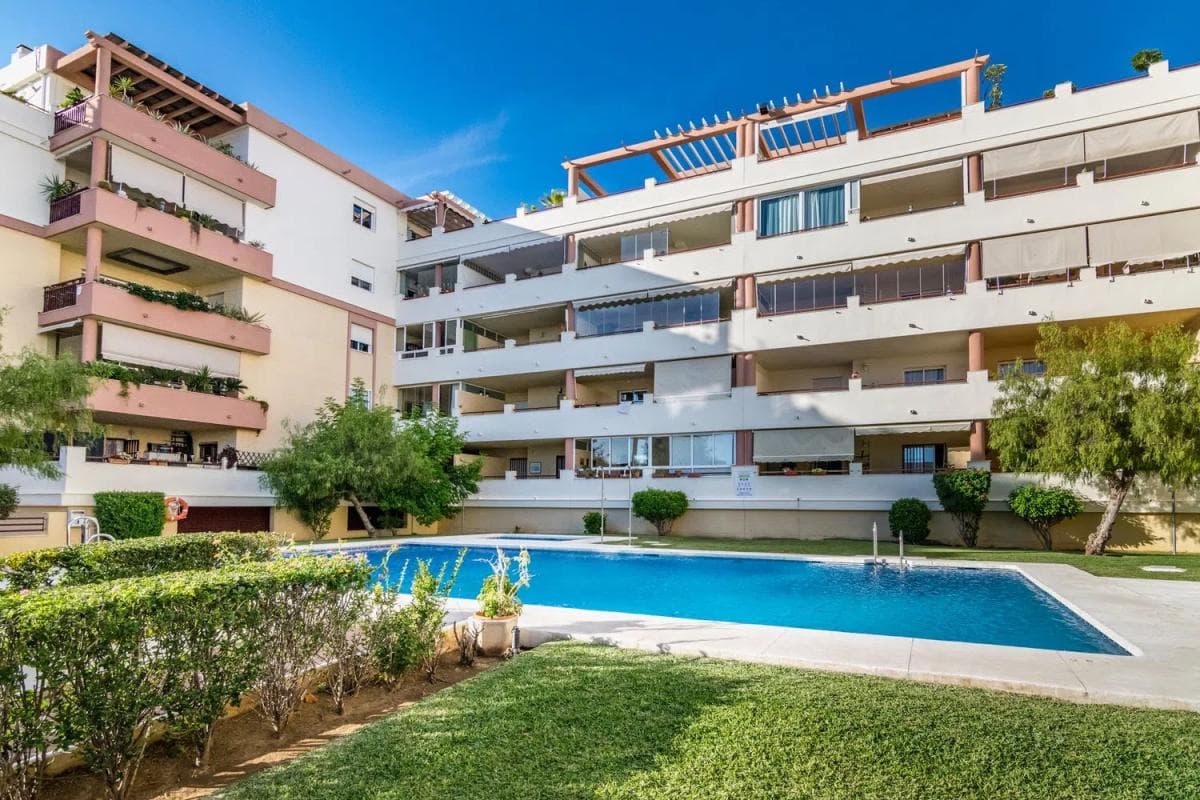 Sale of apartment in Calle Ave Marina, 12, Benalmádena
photo 2