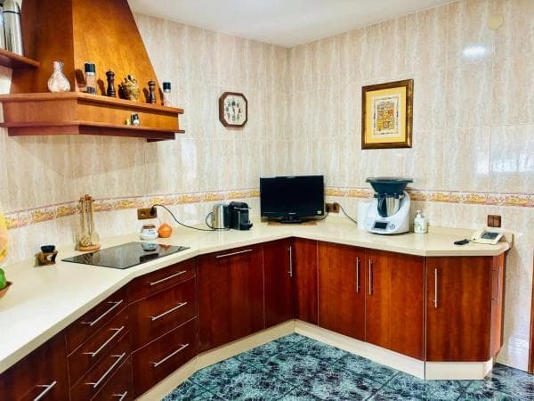 Chalet independiente en venta en Barrio Centro, Benalmádena thumbnail 2