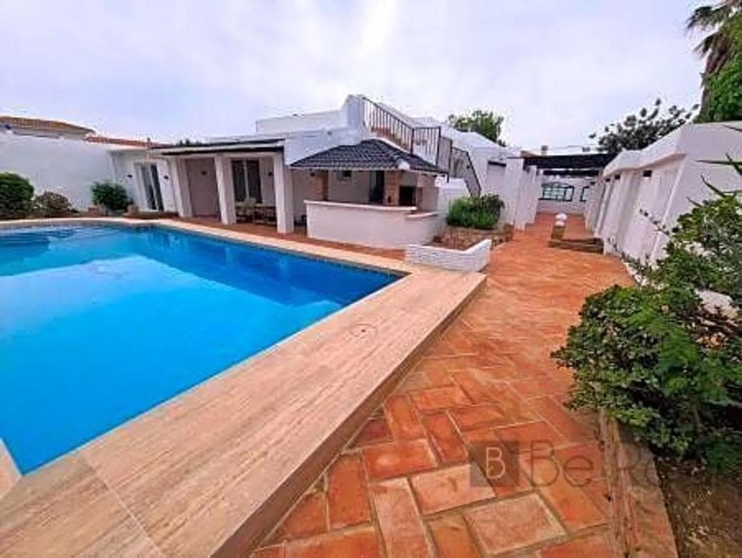 Sale of independent chalet in Calle Agata, Benalmádena
photo 2