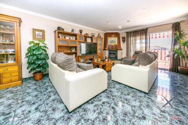 Chalet independiente en venta en Barrio Centro, Benalmádena thumbnail 2