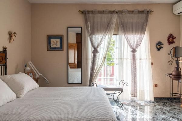 Chalet independiente en venta en Barrio Centro, Benalmádena thumbnail 2