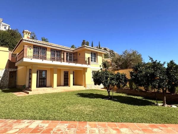 Chalet independiente en venta en Pasaje Córdoba, Benalmádena photo 1