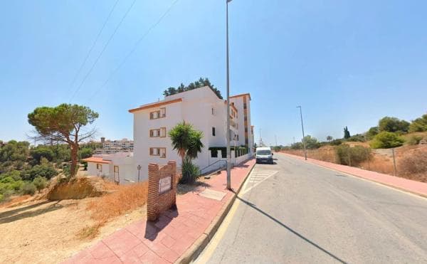 Piso en venta en Calle Muerdago, Benalmádena thumbnail 2