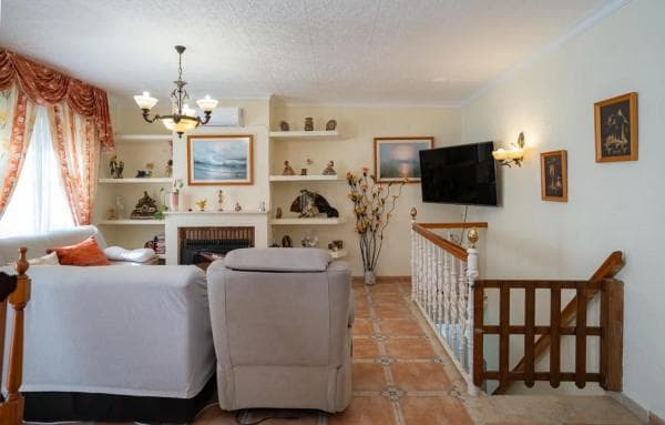 Chalet independiente en venta en Calle de la Mancha, Benalmádena thumbnail 2