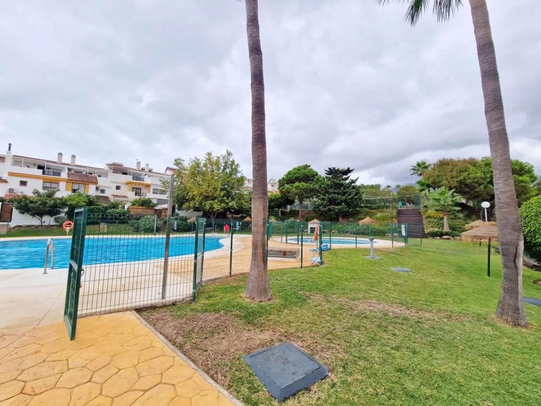Sprzedaż niezależnego domku jednorodzinnego w Avenida del Indico, Benalmádena photo 2