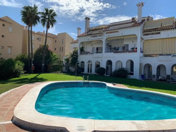 Chalet independiente en venta en Avenida de Europa s/n, Benalmádena thumbnail 1