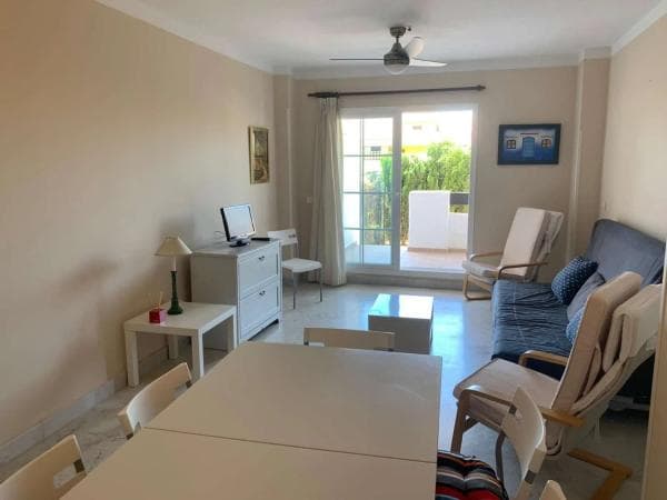 Piso en venta en Calle Acebo, Benalmádena thumbnail 2