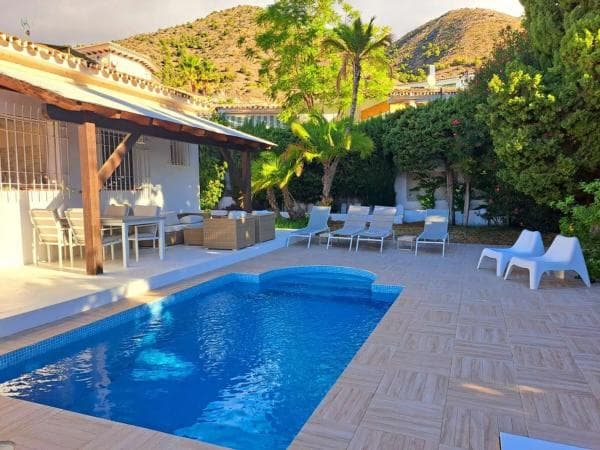 Chalet independiente en venta en El Higuerón - Capellanía, Benalmádena photo 1
