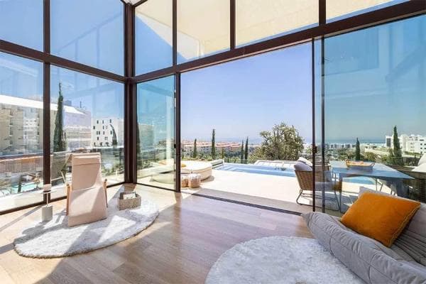 Chalet independiente en venta en Avenida del Higuerón, 49, Benalmádena thumbnail 1
