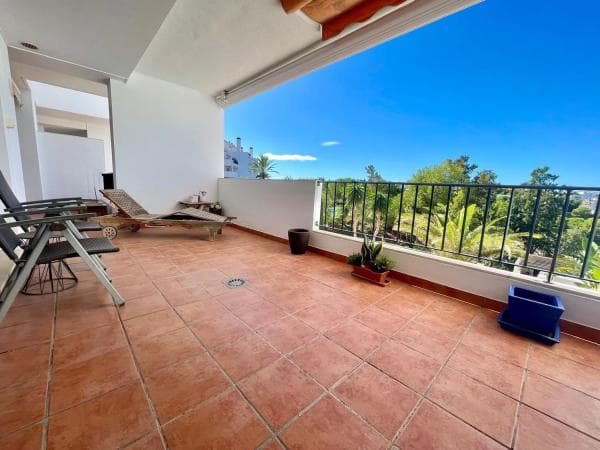 Piso en venta en Barrio Cortijo Torrequebrada, Benalmádena thumbnail 2