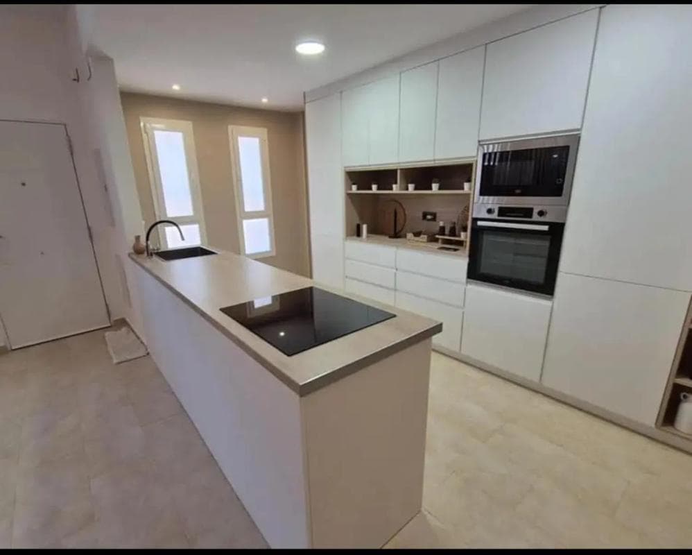 Venta de piso en Calle Velarde, Benalmádena
photo 3