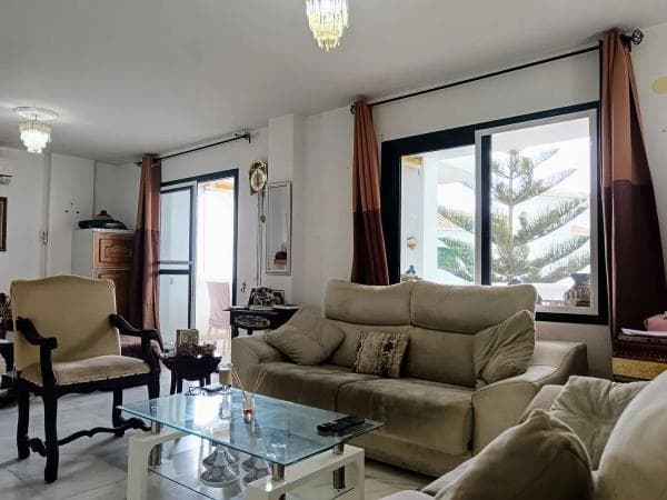 Piso en venta en Calle Quilla, Benalmádena thumbnail 2