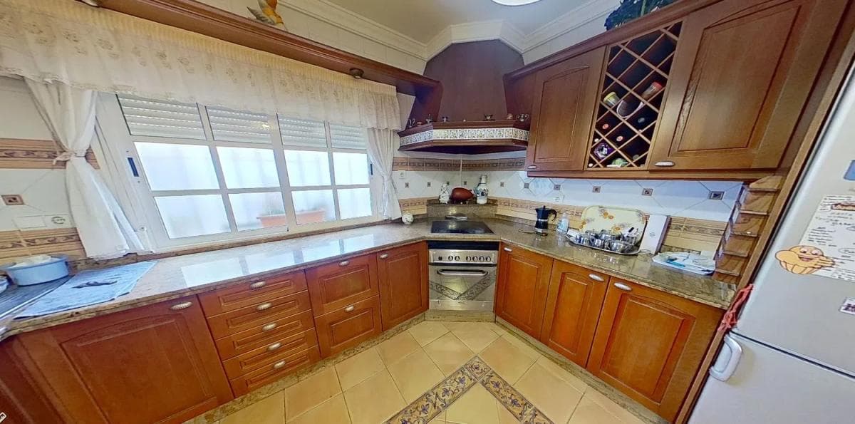 Venta de chalet independiente en Avenida Juan Luis Peralta, Benalmádena
photo 3