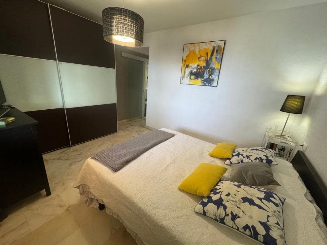 Продажа квартиры на Calle Ave Marina s/n, Бенальмадена
photo 4