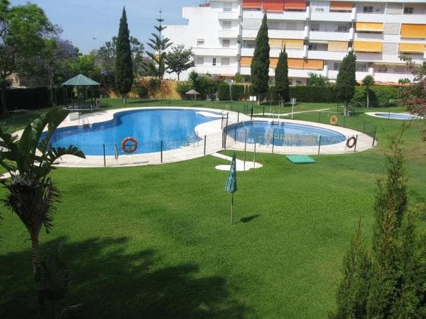 Piso en venta en Avenida Ciudad de Melilla, Benalmádena thumbnail 1