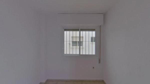 Piso en venta en Calle Juan Ramon Jimenez, Benalmádena thumbnail 2