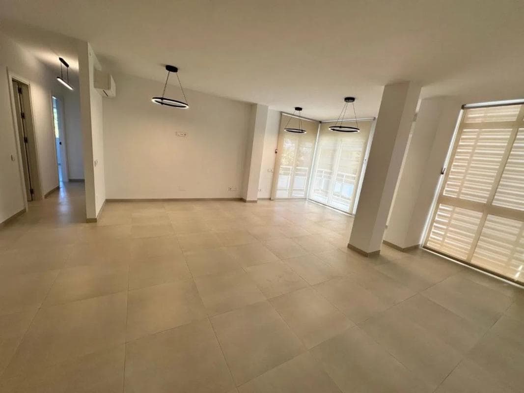 Venta de piso en Calle Tanbello, Benalmádena
photo 2