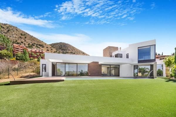 Detached villa for sale in El Higuerón - Capellanía, Benalmádena thumbnail 1