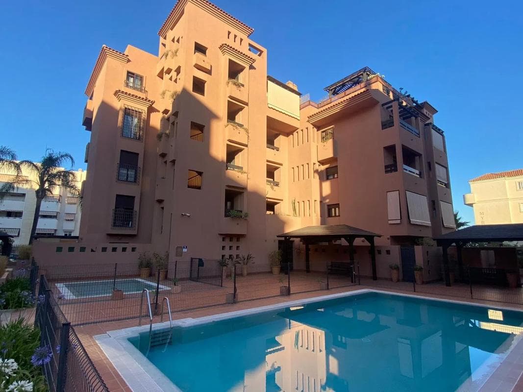 Sale of apartment in Calle Jaspe, Benalmádena
photo 2
