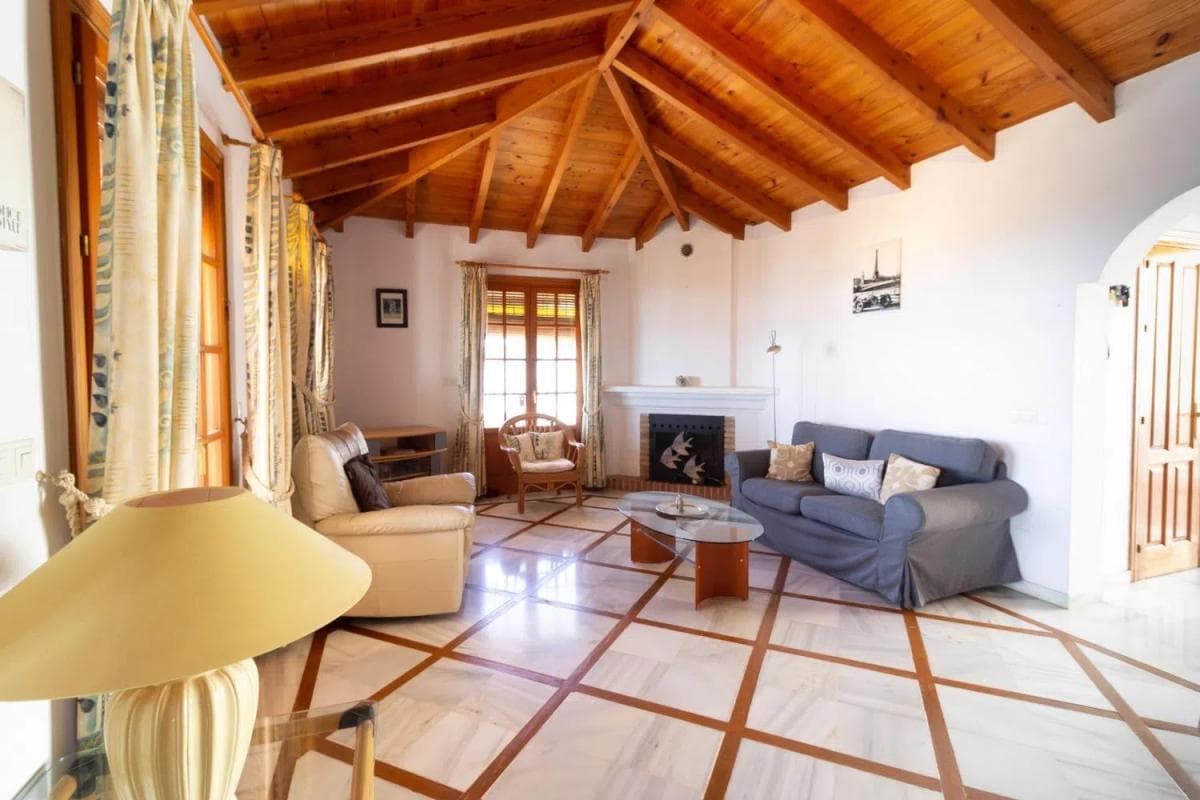 Sale of independent chalet in Camino Real de Fuengirola s/n, Benalmádena
photo 4
