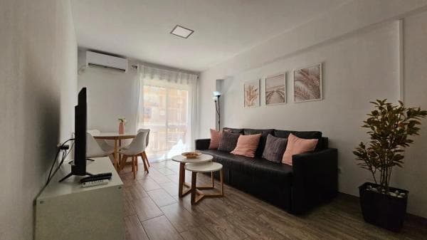 Piso en venta en Calle Luis Vives, Benalmádena thumbnail 1
