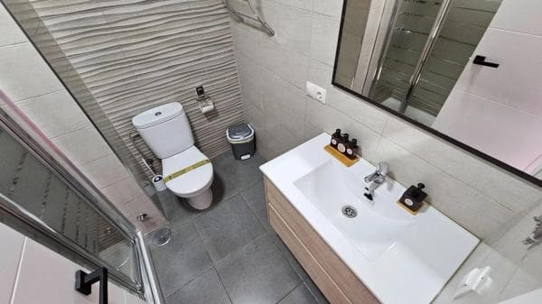 Piso en venta en Calle Luis Vives, Benalmádena thumbnail 2