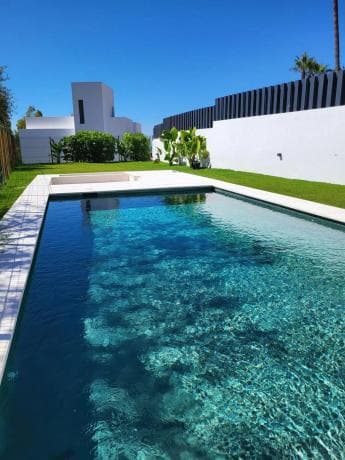 Detached villa for sale in Camino Real de Fuengirola, Benalmádena thumbnail 1