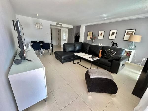 Piso en venta en Calle Jabea, Benalmádena thumbnail 1