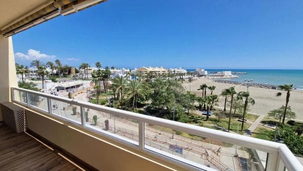Apartment for sale in Barrio Zona Centro Comercial Torrequebrada, Benalmádena thumbnail 1
