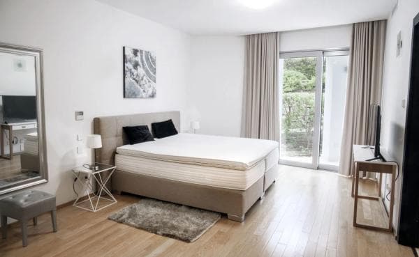 Chalet independiente en venta en Calle Verdi, 4 -2, Marbella thumbnail 2