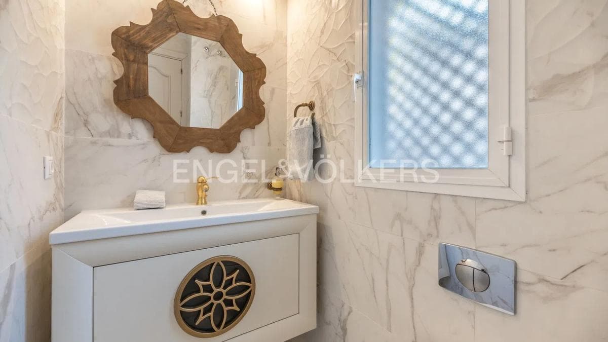 Sale of apartment in Urbanización Marbella Hill Club, Marbella
photo 5