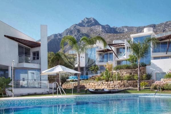 Chalet independiente en venta en Calle Verdi, Marbella photo 1
