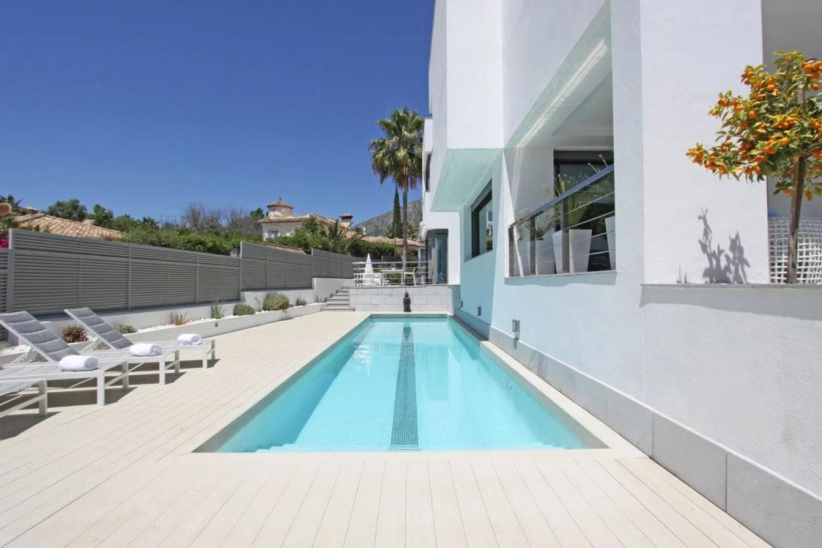 Venta de chalet independiente en Calle Benaojan, Marbella
photo 3