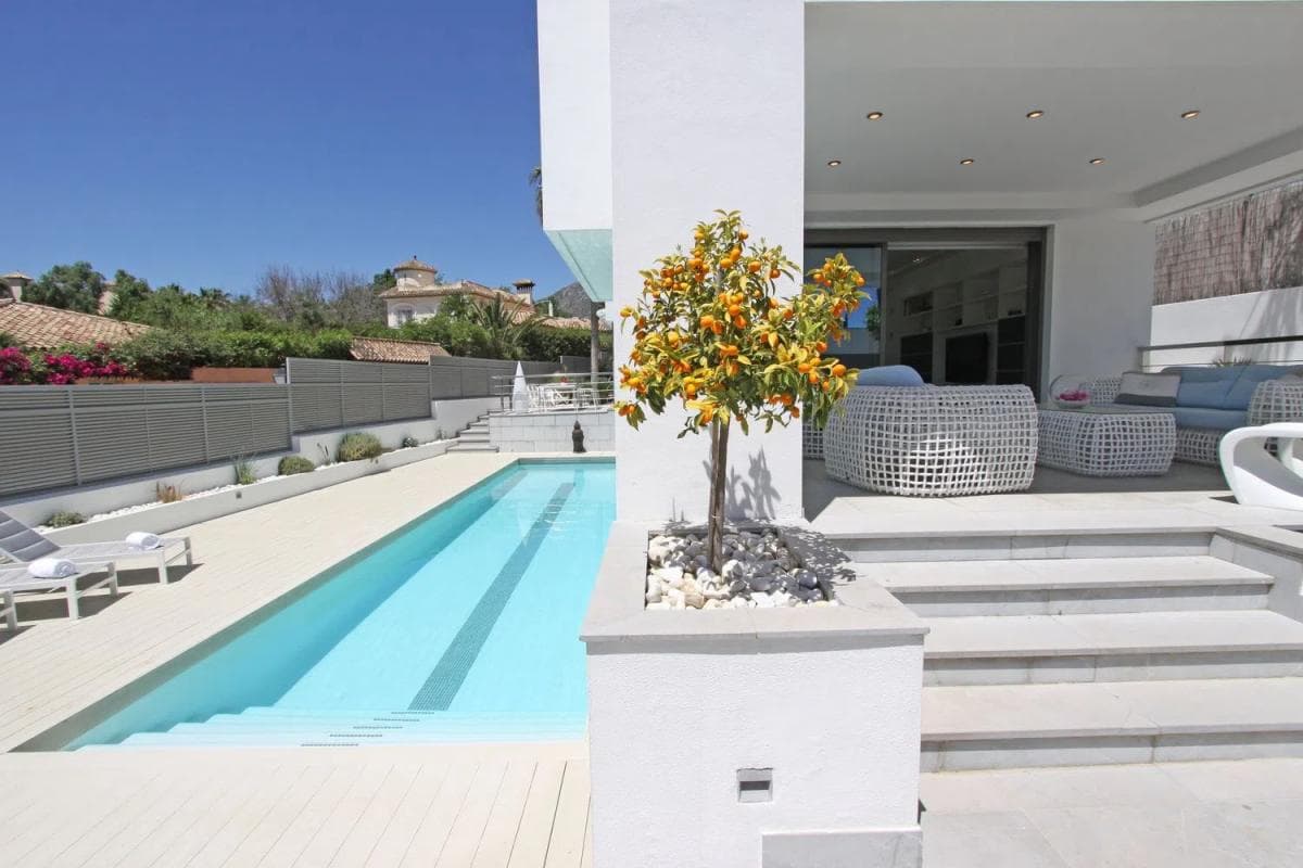 Venta de chalet independiente en Calle Benaojan, Marbella
photo 5