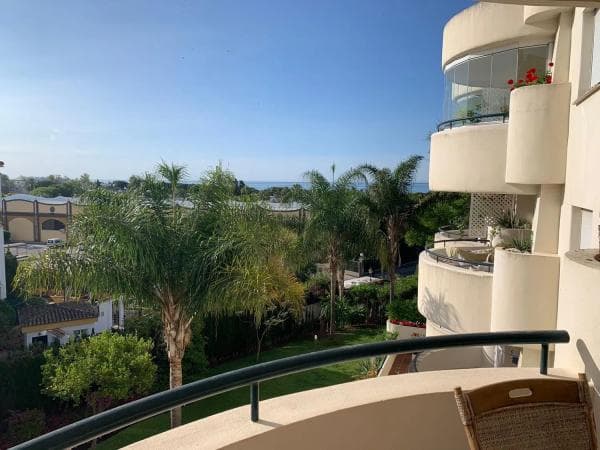 Piso en venta en Calle San Joaquín, 10, Marbella thumbnail 1
