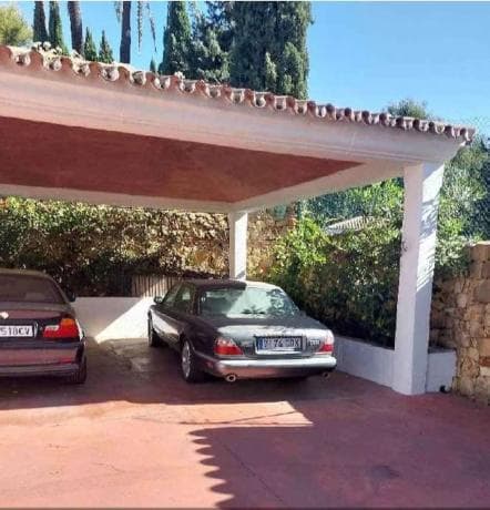 Chalet independiente en venta en Calle Albinoni s/n, Marbella thumbnail 2
