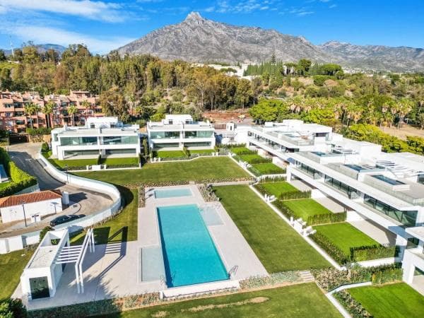 Chalet independiente en venta en Urbanizacion Villa Parra Palomeras, 66, Marbella photo 1