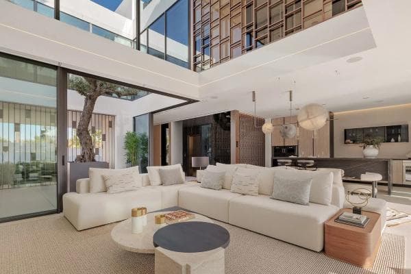Chalet independiente en venta en Barrio Lomas de Marbella Club, Marbella photo 1