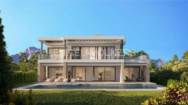Chalet independiente en venta en Calle Pizarra, Marbella photo 1