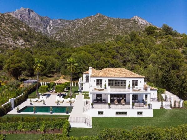 Detached villa for sale in Calle Campanillas, 2, Marbella photo 1